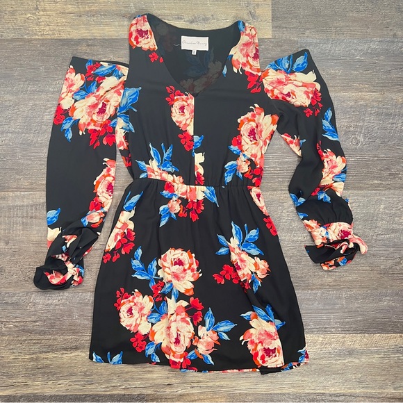 Charles Henry Red and Blue cold  shoulder floral dress size medium M B103 - Picture 1 of 4